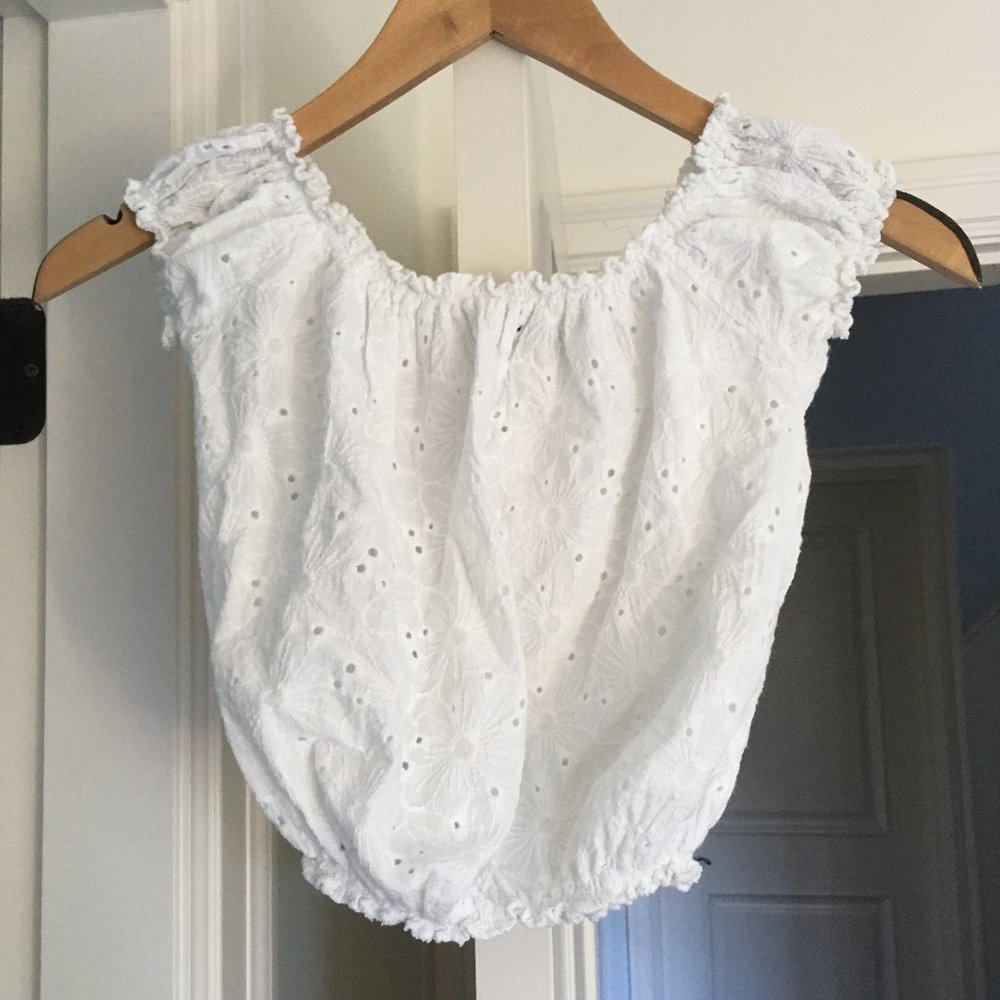 Brandy Melville Cropped White top